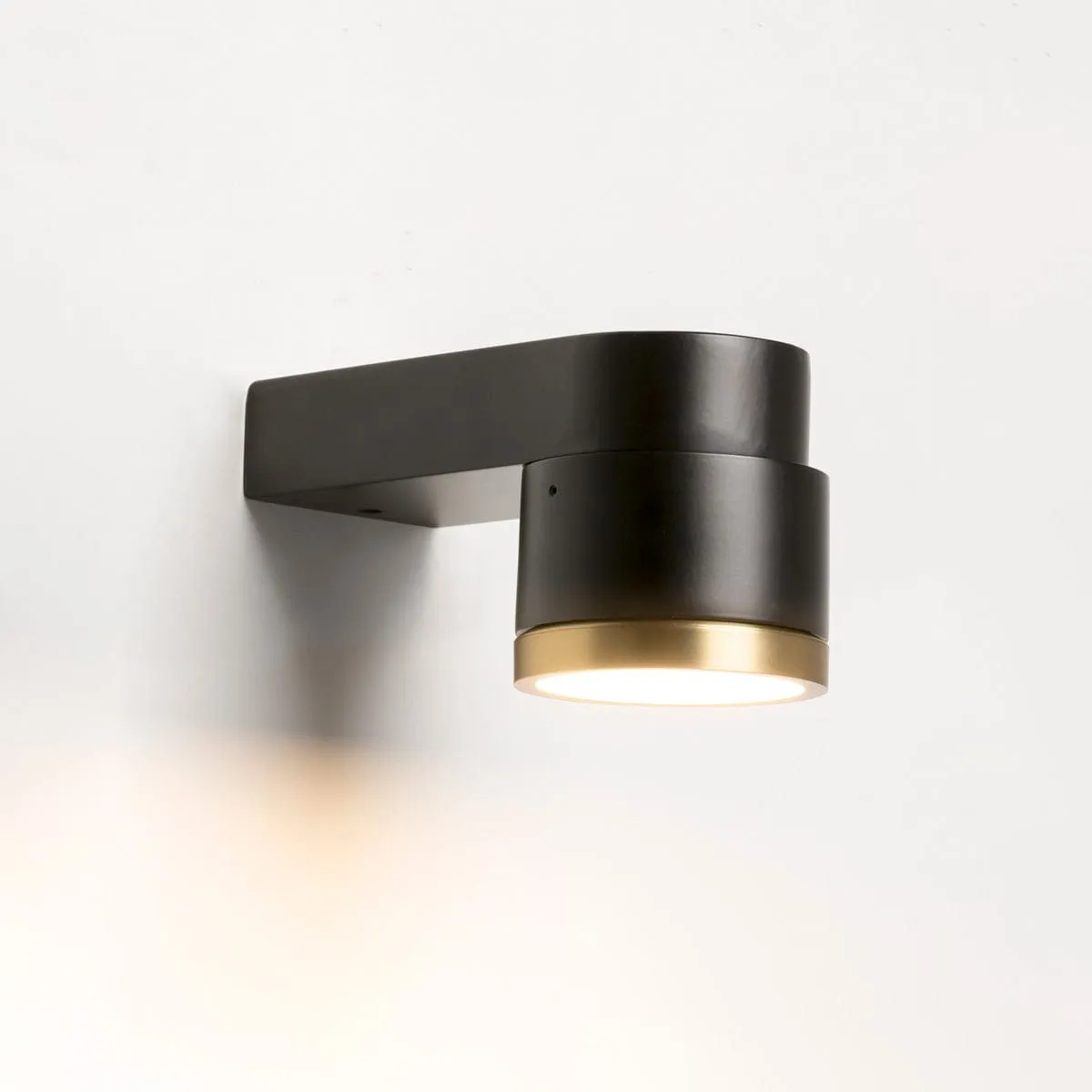 FULCRO ADJUSTABLE LED WALL LIGHT