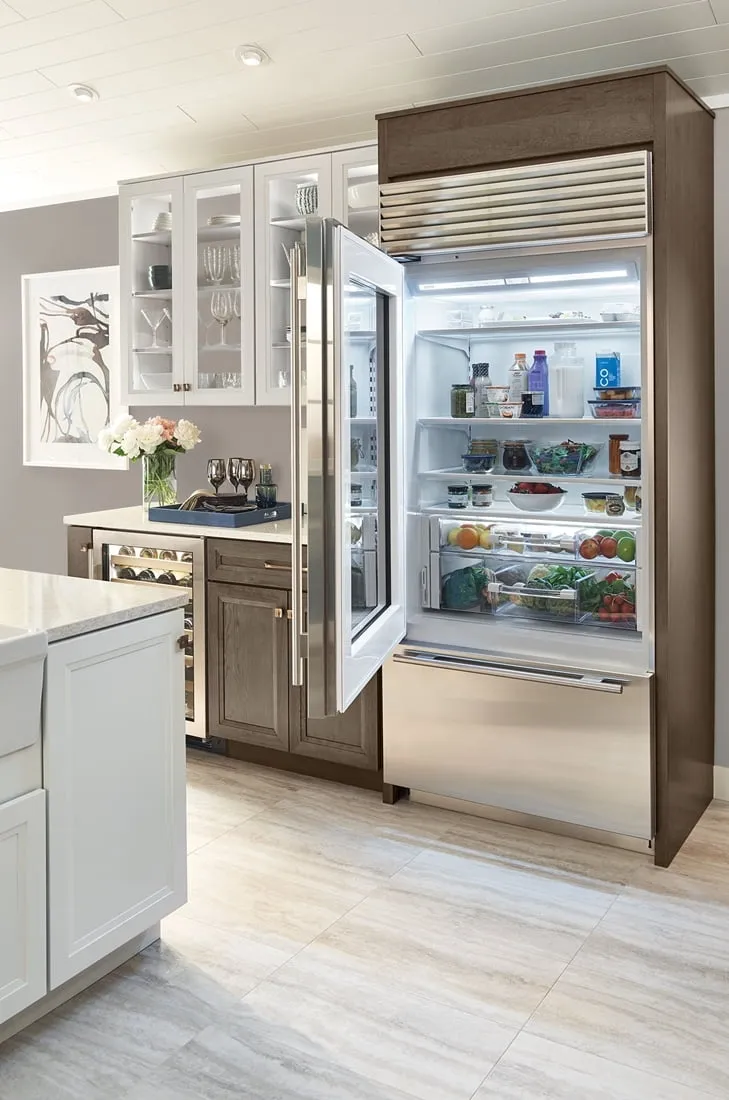 Sub-Zero BI36UASTHRH 36" Classic Over-And-Under Refrigerator/Freezer With Glass Door